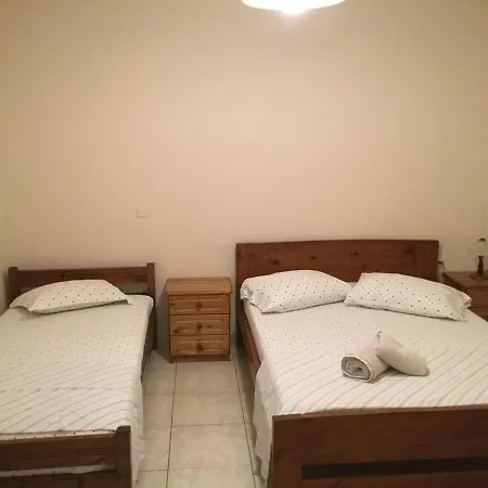 Ntinas House شقة